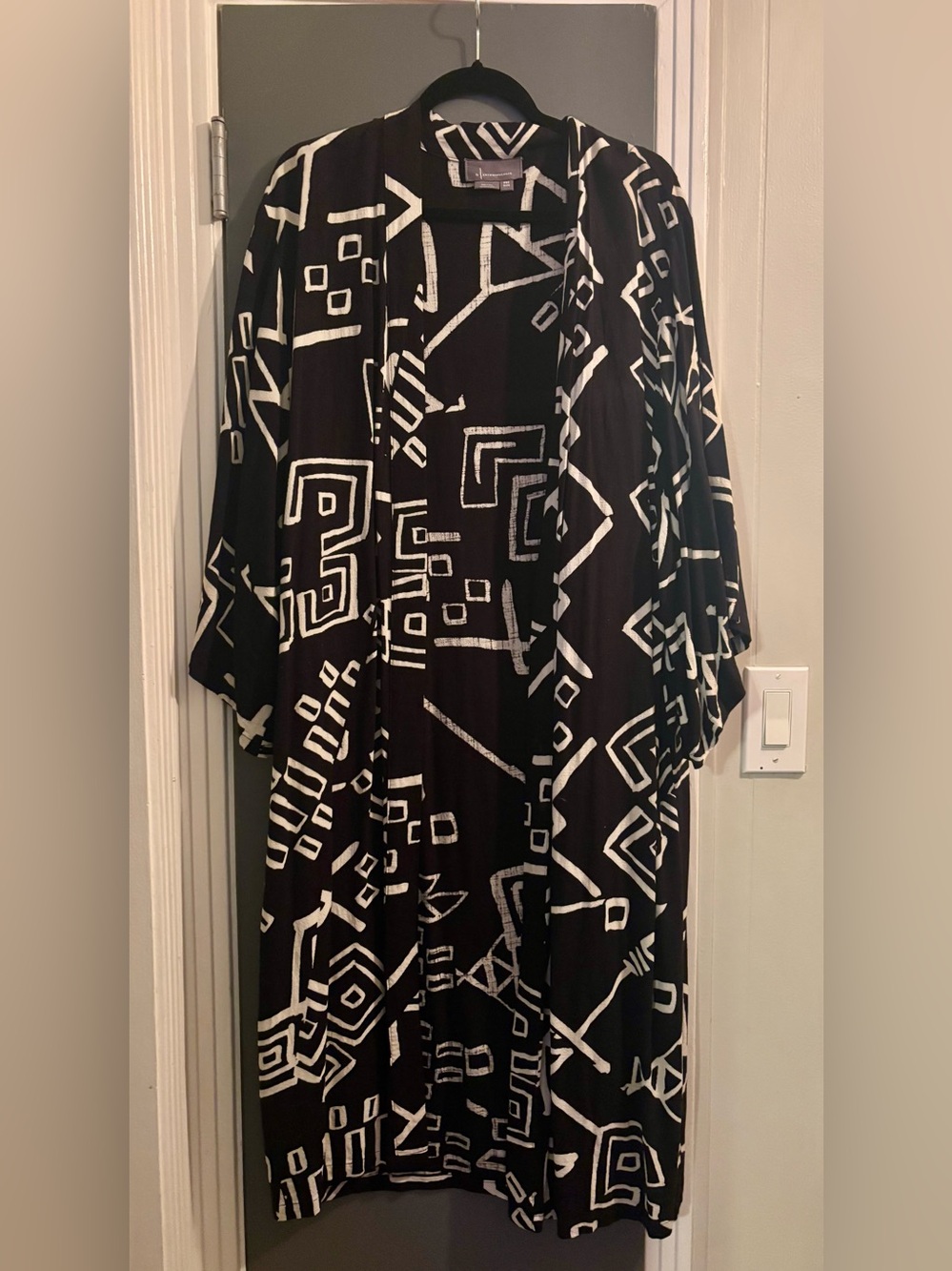 Anthropologie Cream & White Geometric Kimono